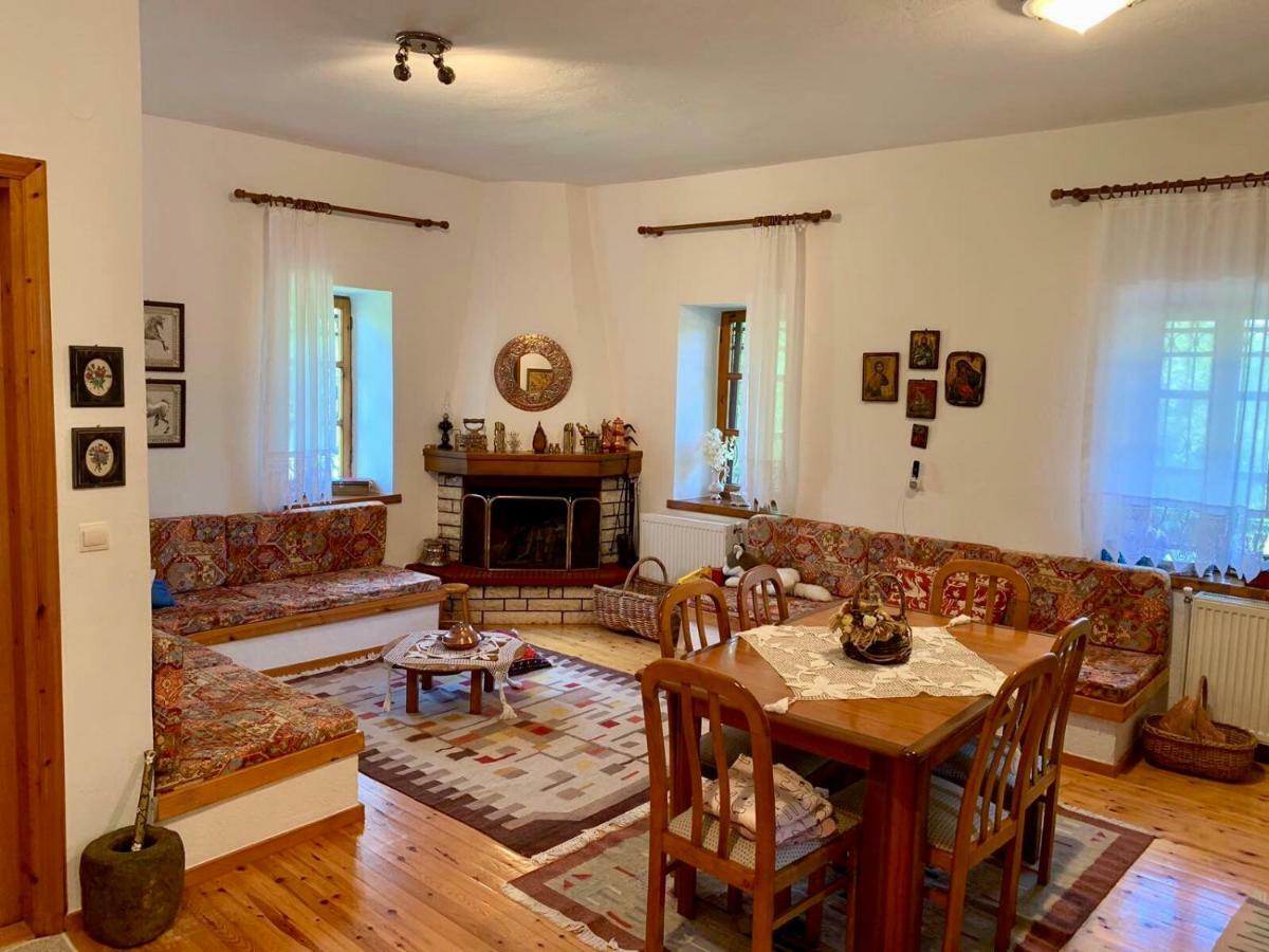 Vila Πέτρινο Παραδοσιακό Σπίτι "Χιονάτη" Nimfaíon Exteriér fotografie